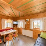 Deml Apartament *